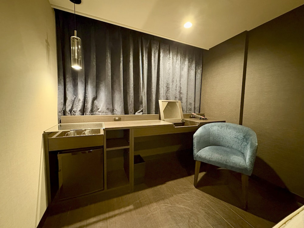 スタンダード ダブルルーム | ホテルアマネク大阪なんば