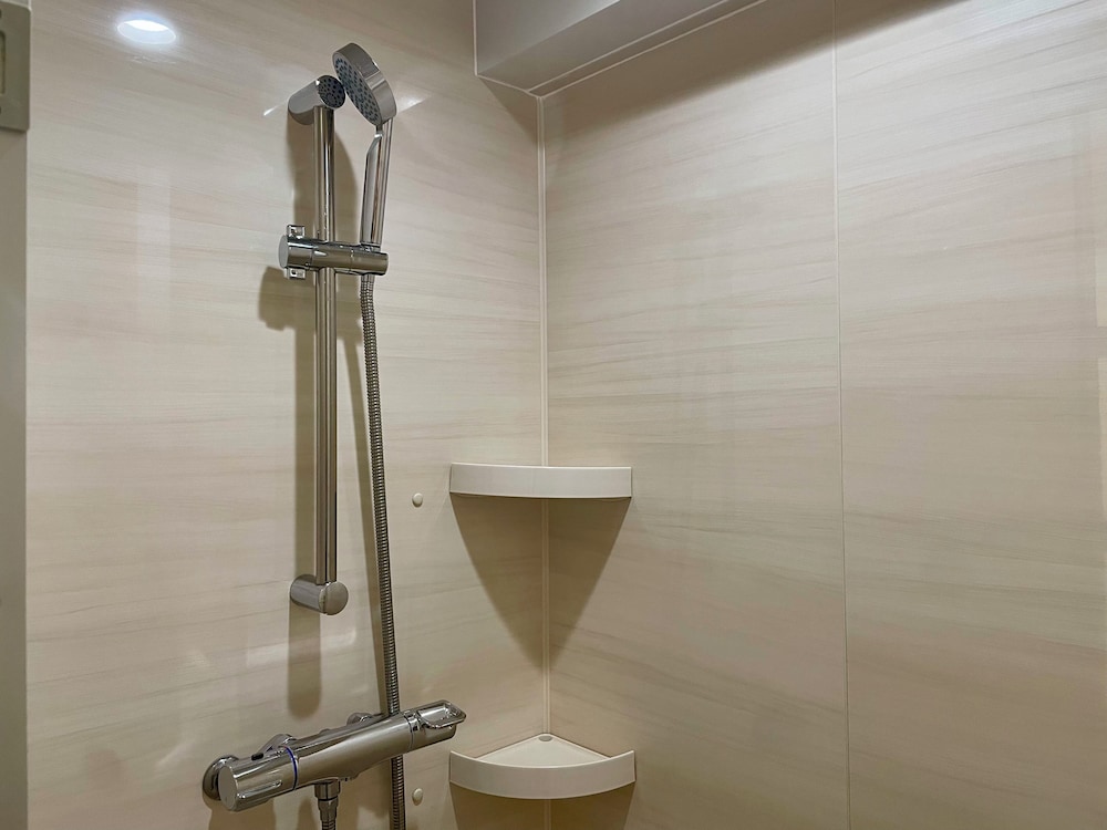 スーペリア ツインルーム バスルームのシャワー0 | ホテルアマネク大阪なんば