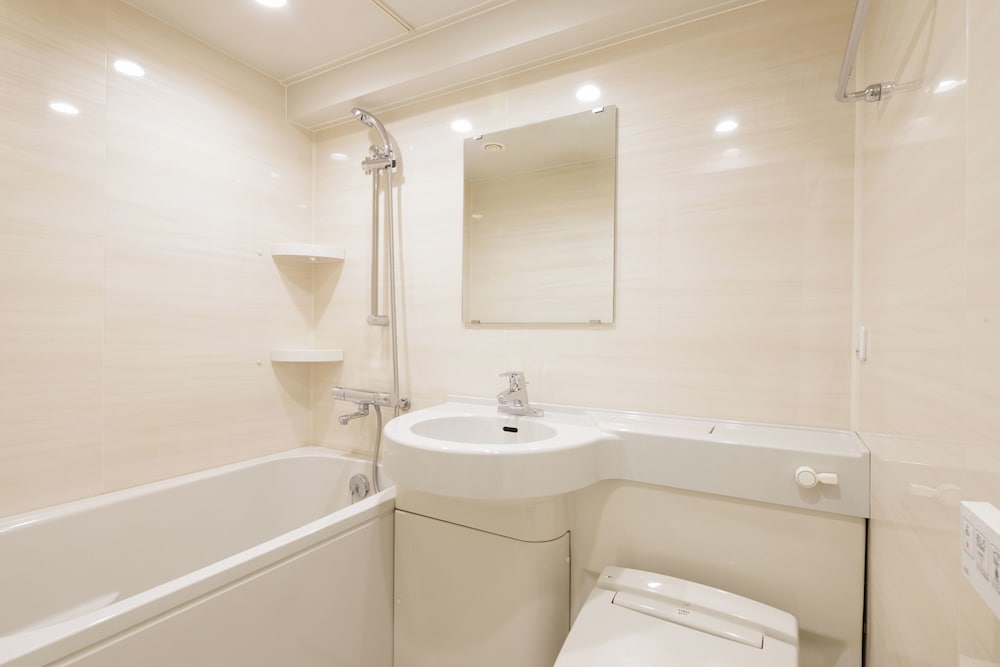 スタンダード ダブル ルーム（ユニットバス付） バスルーム0 | ホテルアマネク大阪なんば