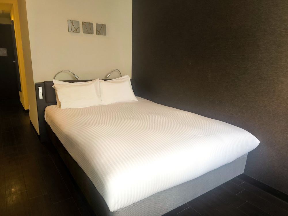 スタンダード ダブルルーム | ホテルアマネク大阪なんば