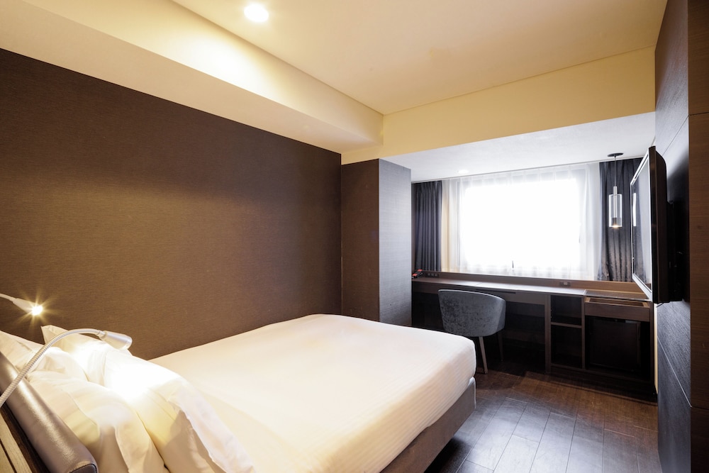 スタンダード ダブル ルーム（ユニットバス付） 客室4 | ホテルアマネク大阪なんば