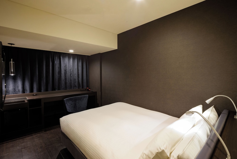 スタンダード ダブルルーム 客室5 | ホテルアマネク大阪なんば
