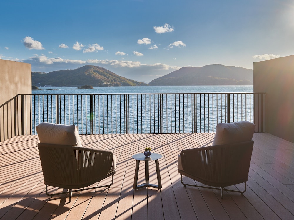 テラスバンクオーシャンビュー(WEST棟) 禁煙 客室1 | edit x seven 瀬戸内小豆島