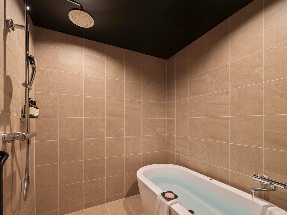 ガーデンプールスイート(EAST棟) 禁煙 バスルーム0 | edit x seven 瀬戸内小豆島