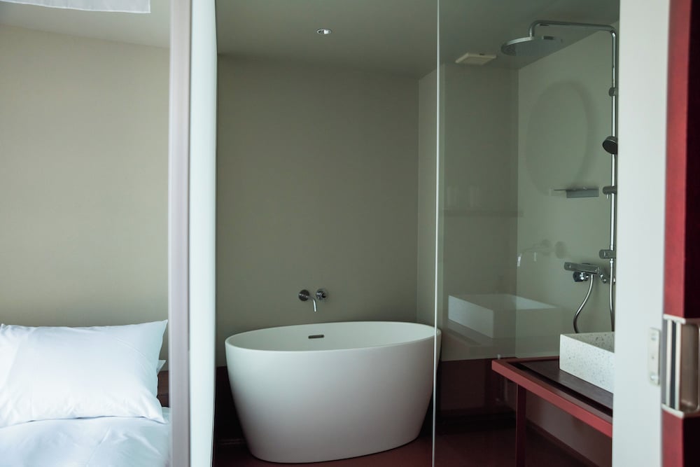 ベーシック ダブルルーム 専用バスルーム シティビュー バスルーム0 | SOIL Nihonbashi Hotel
