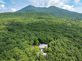 NASU PRIVATE FOREST 5000坪の広大な森のモダンハウス