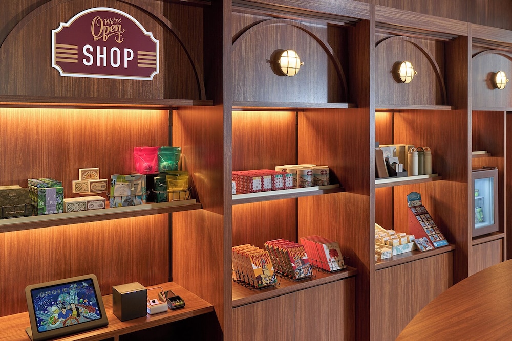 ギフト ショップ1 | OMO5横浜馬車道 by 星野リゾート ギフト ショップ1 | OMO5横浜馬車道 by 星野リゾート