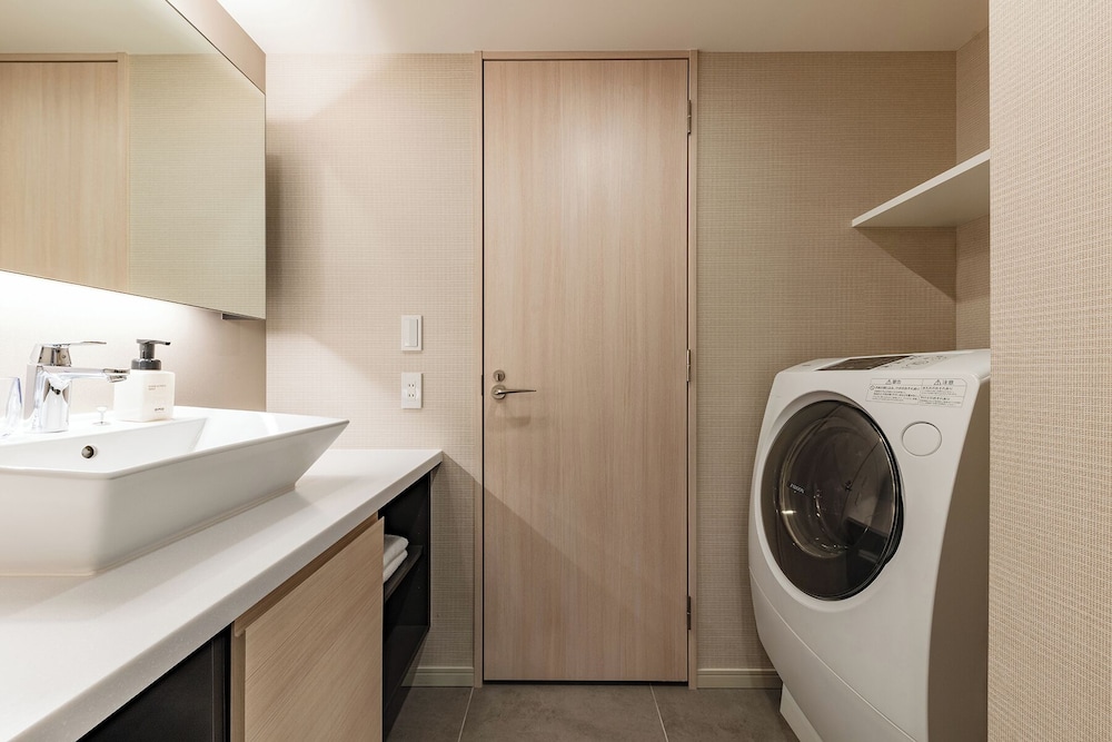 スイート シングルベッド 2 台 客室0 | OMO5横浜馬車道 by 星野リゾート