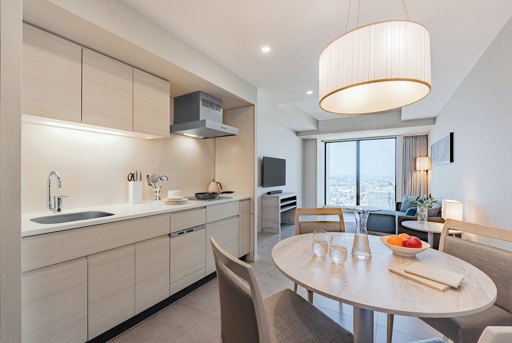 スイート シングルベッド 2 台 | OMO5横浜馬車道 by 星野リゾート