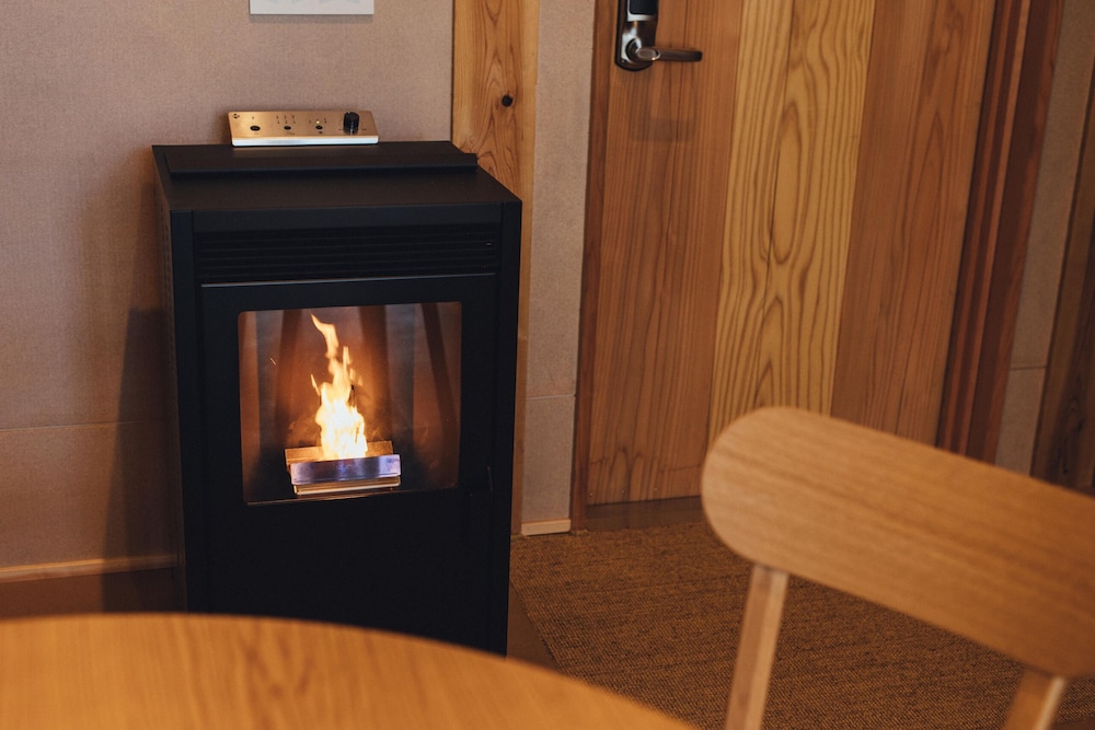 作業用モニター付き客室 禁煙 客室の設備とサービス6 | SANU 2nd Home 白樺湖2nd