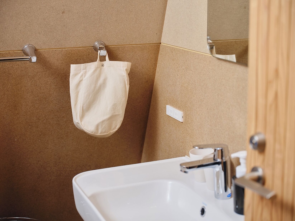 作業用モニター付き客室 禁煙 客室の設備とサービス11 | SANU 2nd Home 白樺湖2nd