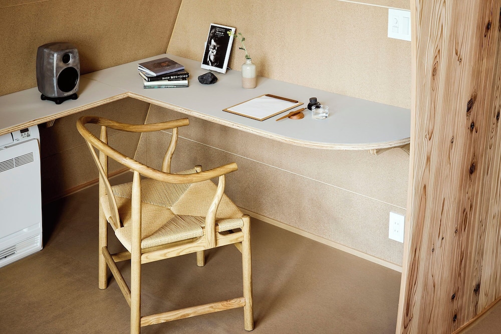 作業用モニター付き客室 禁煙 客室13 | SANU 2nd Home 白樺湖2nd