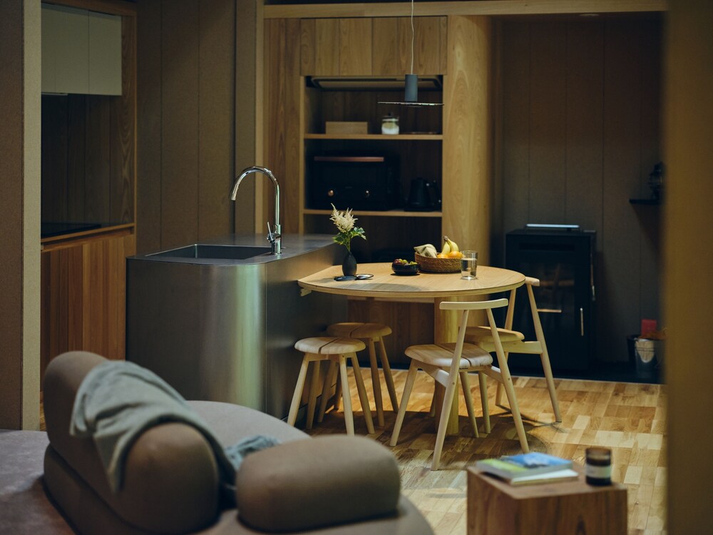 ハウス ペットとの宿泊可 客室内のダイニングエリア0 | SANU 2nd Home 八ヶ岳3rd