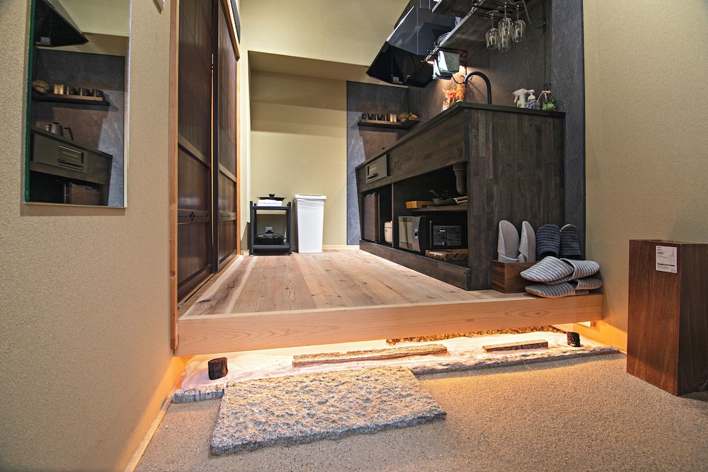 バンガロー リビング エリア2 | 時の宿・上七軒