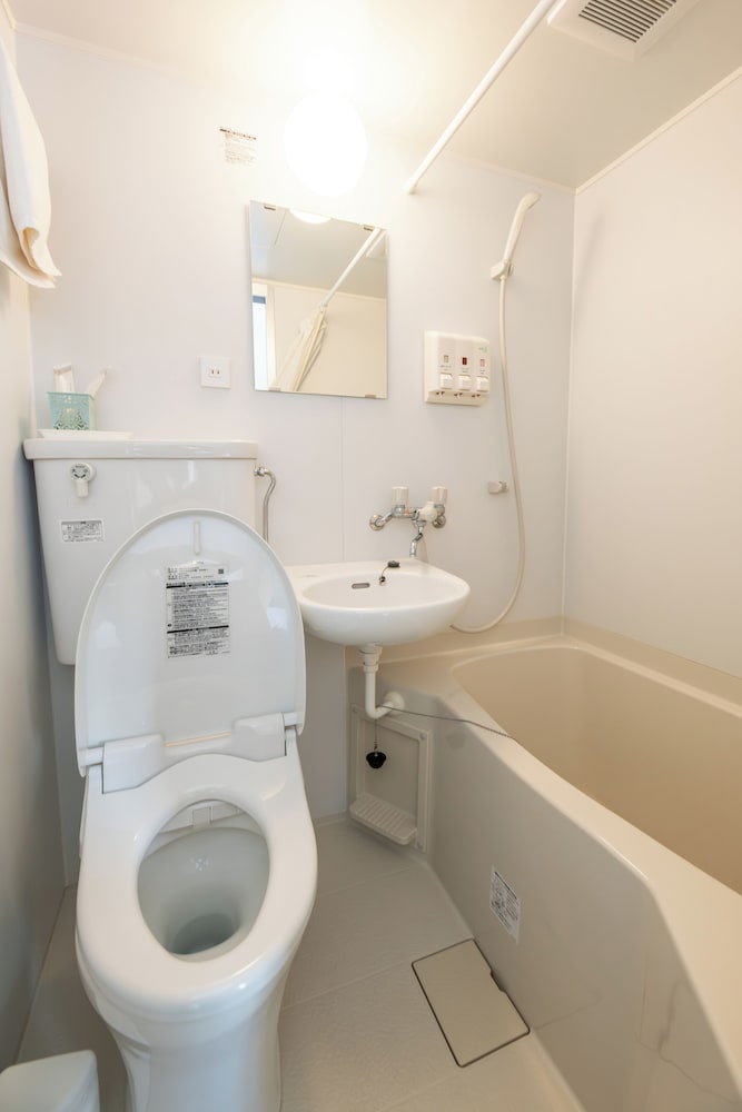 トリプルルーム バスルーム1 | 函館開港庵