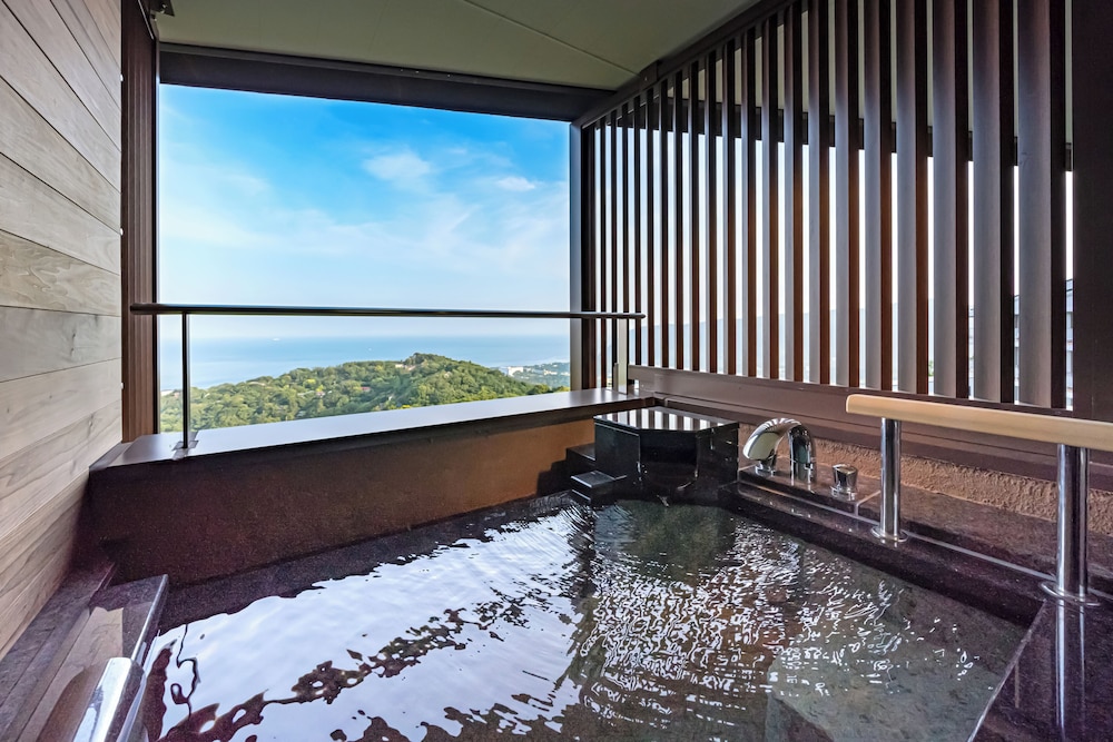 [東棟] 温泉露天 デラックステラスツインB3 禁煙 | 伊豆ホテル リゾート＆スパ