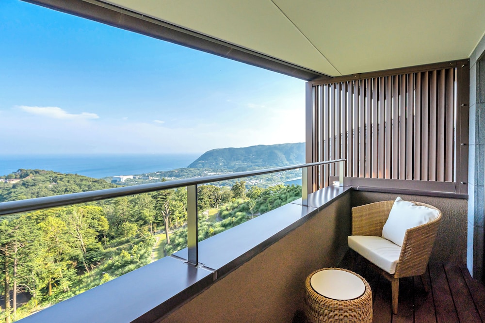 [東棟] 温泉露天 デラックステラスツインB2 禁煙 客室3 | 伊豆ホテル リゾート＆スパ