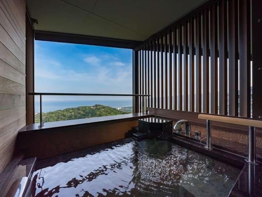 [東棟] 温泉露天 テラスツインA 禁煙 客室1 | 伊豆ホテル リゾート＆スパ