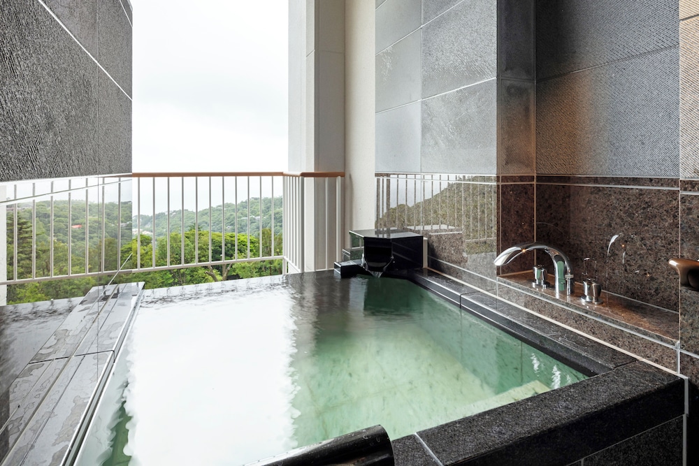 [西棟] 温泉露天 デラックステラスツインA2 禁煙 客室1 | 伊豆ホテル リゾート＆スパ