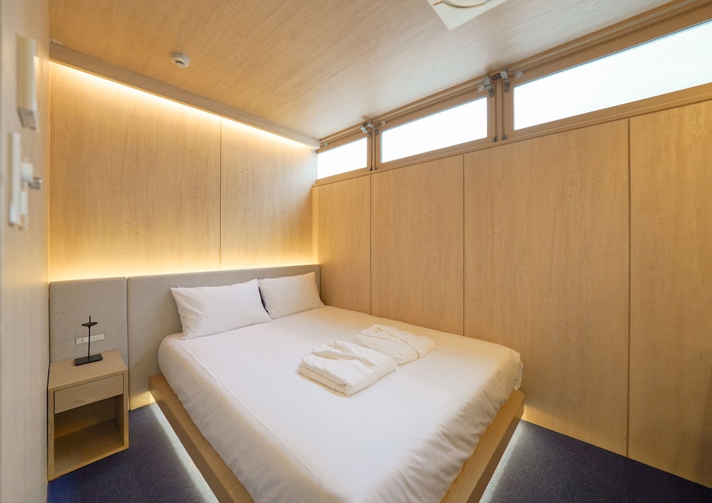 ファミリー スイート ベッド (複数台) 簡易キッチン シティビュー 客室3 | UH Suite Namba Station The Spa