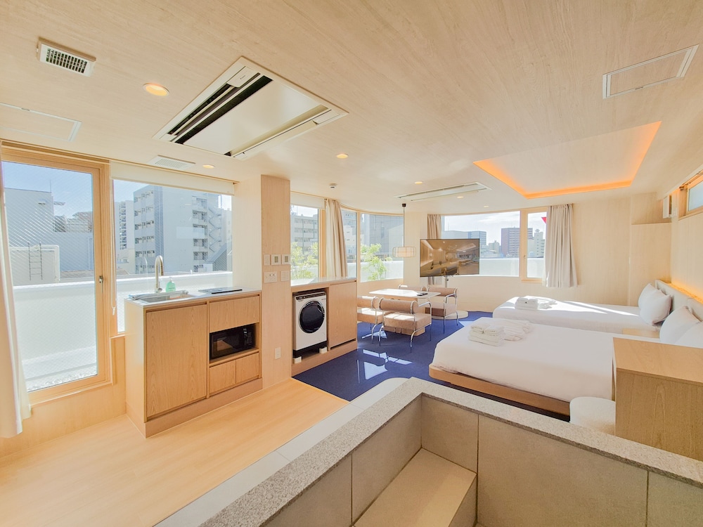 デラックス スタジオ クイーンベッド 2 台 簡易キッチン シティビュー 専用簡易キッチン0 | UH Suite Namba Station The Spa