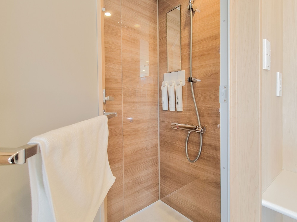 デラックス スタジオ クイーンベッド 2 台 簡易キッチン シティビュー バスルーム0 | UH Suite Namba Station The Spa