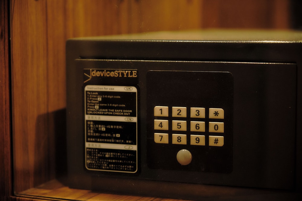 デラックス ルーム シティビュー セーフティボックス0 | HOTEL HOQA 花色の湯