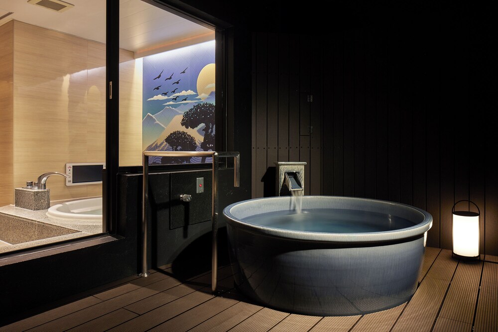 エグゼクティブ スイート バスルーム1 | HOTEL HOQA 花色の湯