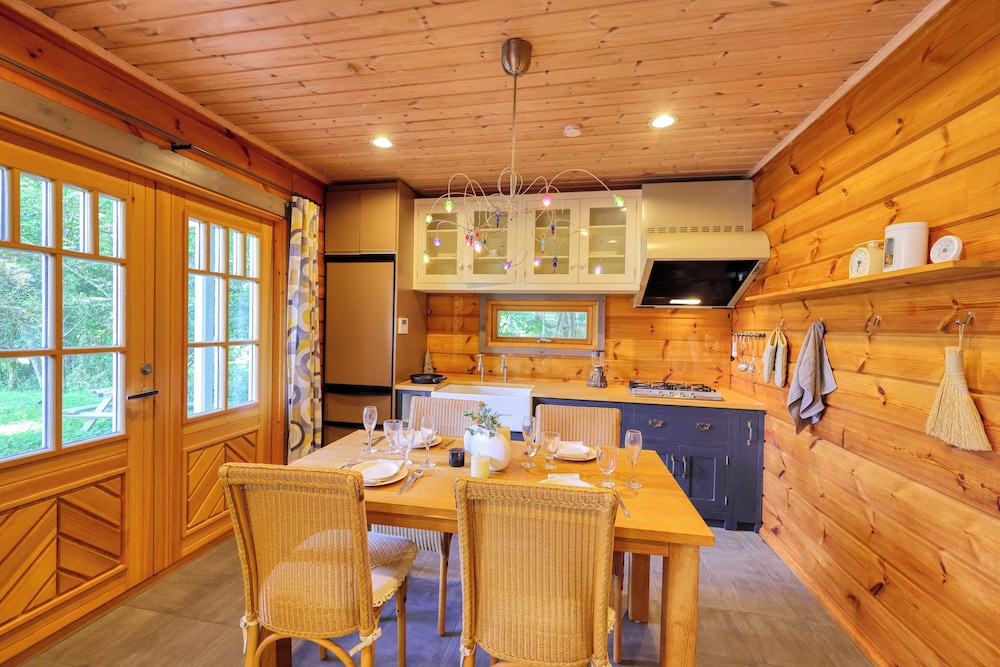 ヴィラ バルコニー ガーデンビュー 専用キッチン1 | ファーストヴィラ山中湖