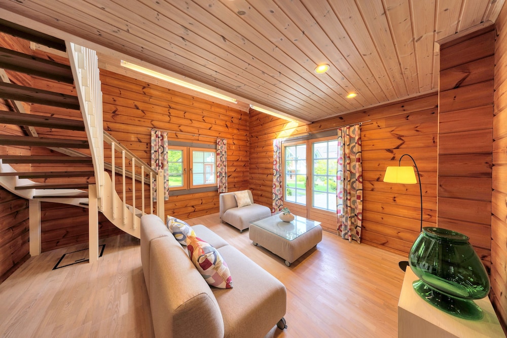 ヴィラ バルコニー ガーデンビュー リビング エリア0 | ファーストヴィラ山中湖