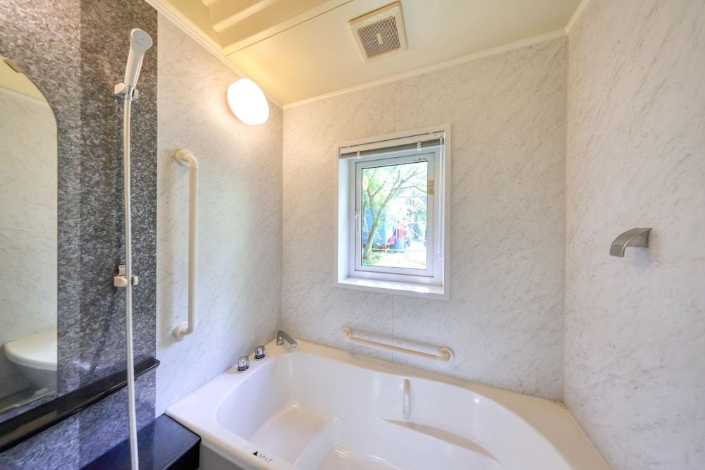 ヴィラ バルコニー ガーデンビュー バスルーム0 | ファーストヴィラ山中湖