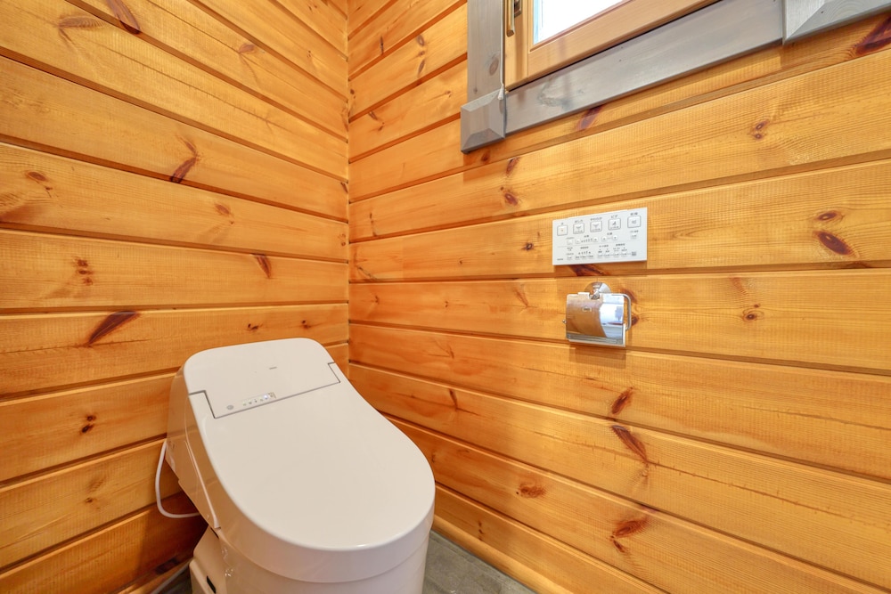 ヴィラ バルコニー ガーデンビュー バスルーム2 | ファーストヴィラ山中湖