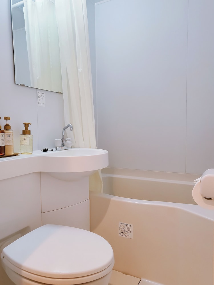 コンフォート ダブルルーム バスルーム1 | Komorebi Rill 浅草