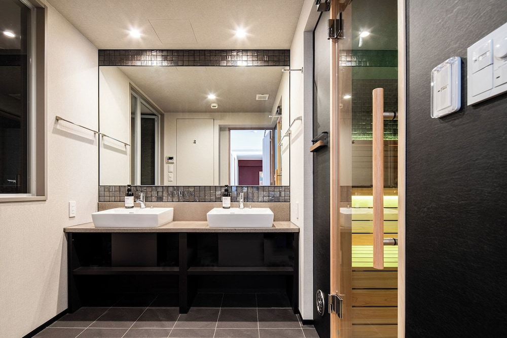サウナ スイート バスルーム1 | Section L Ueno-Hirokoji