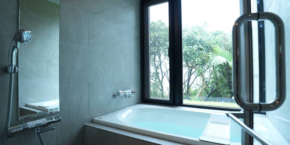 デラックス ヴィラ 2 ベッドルーム 禁煙 キッチン バスルーム0 | ベイサイドヴィラ宮古島