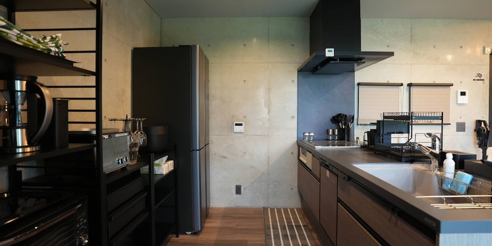 デラックス ヴィラ 2 ベッドルーム 禁煙 キッチン 専用キッチン2 | ベイサイドヴィラ宮古島