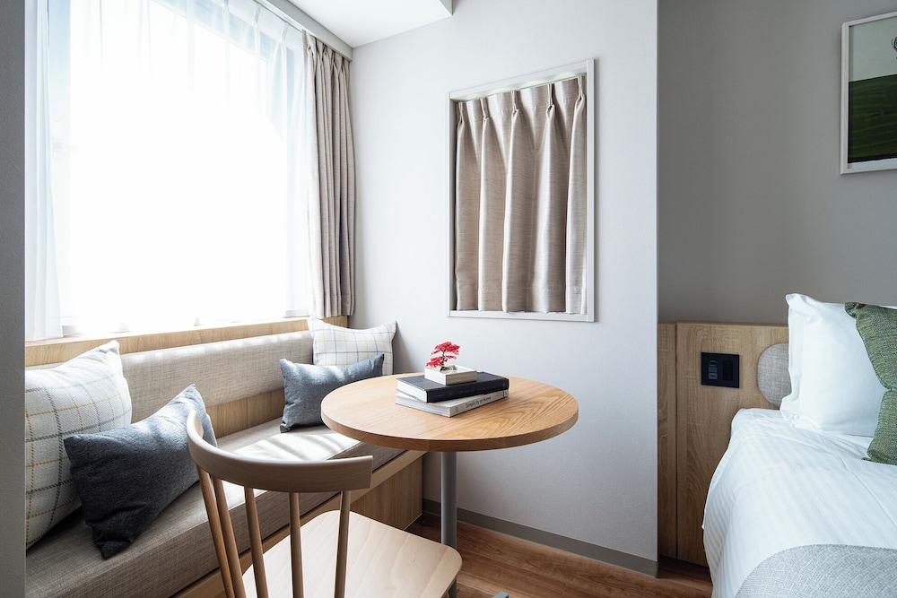 ベース スタジオ 客室4 | Section L Shimbashi West