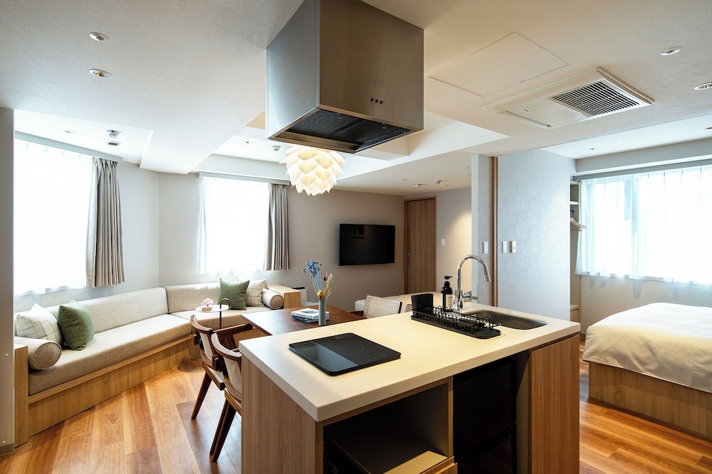 プレミア １ ベッドルーム アパートメント 専用キッチン0 | Section L Shimbashi West