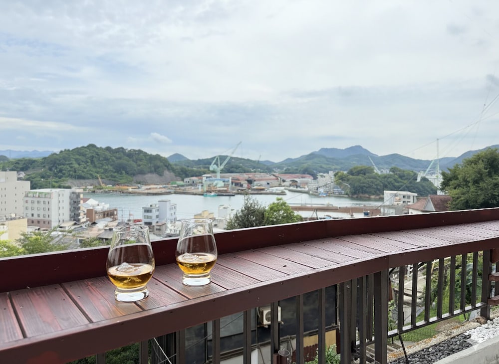 パノラミック ハウス バルコニー ヒルビュー テラス / パティオ0 | Ryu no Torimichi