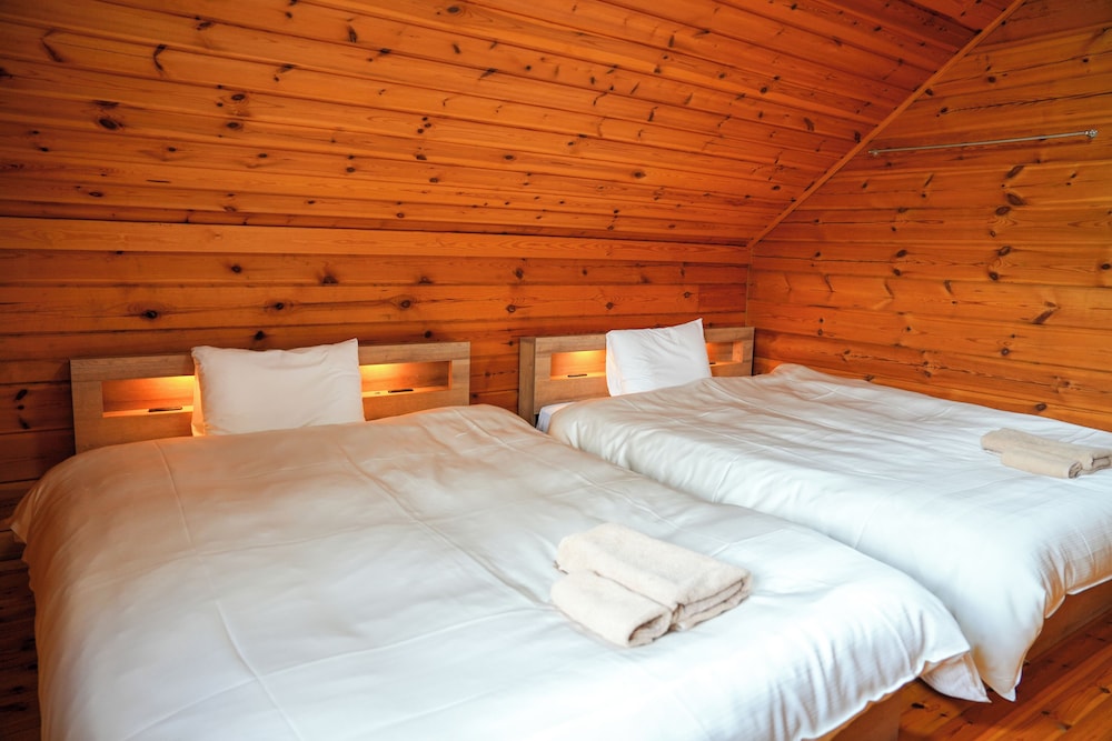 ファミリー ヴィラ 3 ベッドルーム マウンテンビュー レイクサイド 客室4 | SAKATA LOG HOUSE