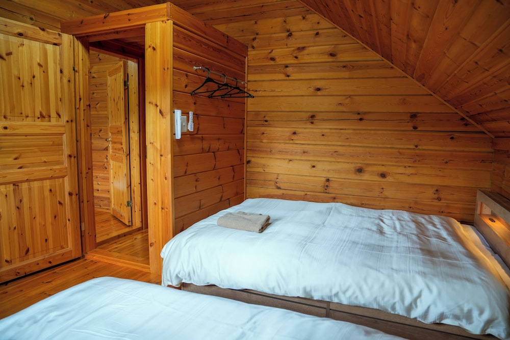 ファミリー ヴィラ 3 ベッドルーム マウンテンビュー レイクサイド 客室3 | SAKATA LOG HOUSE