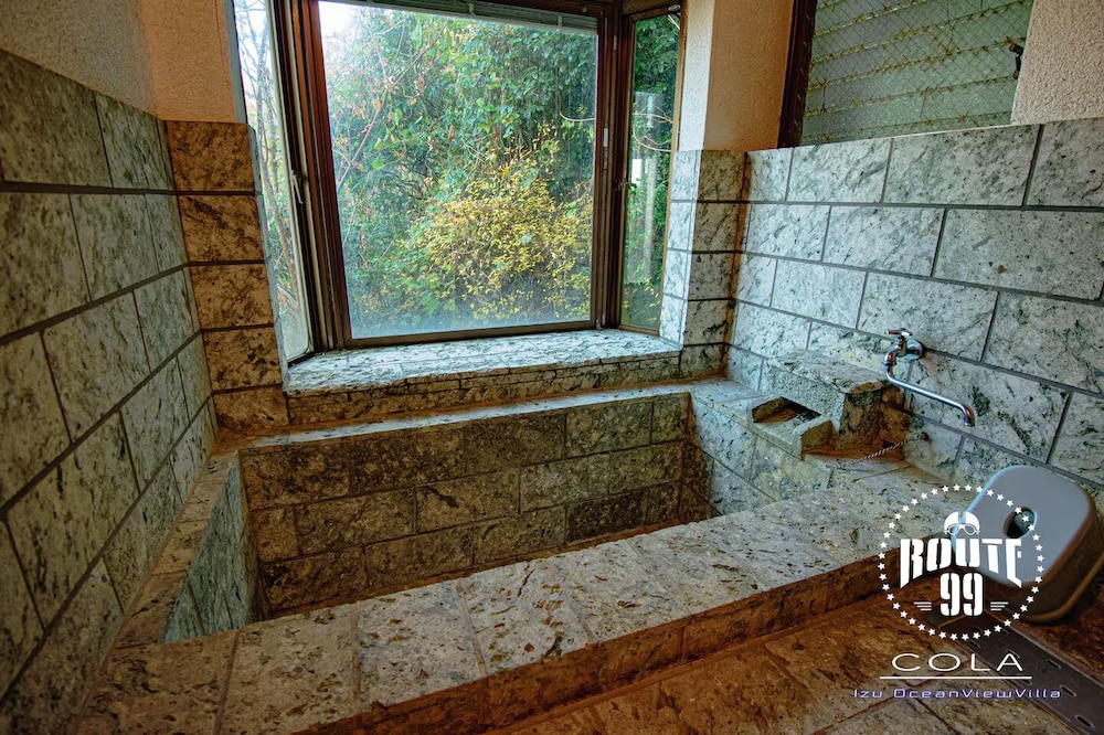 ヴィラ パーシャル オーシャン ビュー バスルーム0 | Route 99 Cola