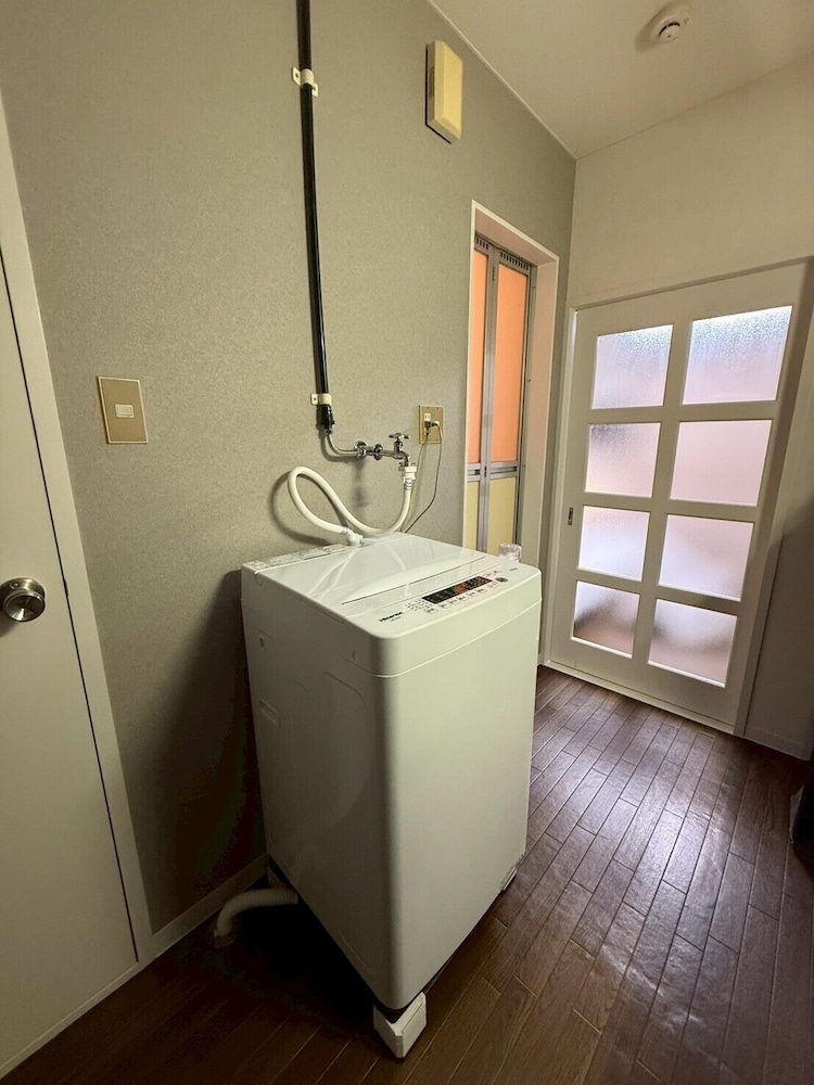 ベーシック アパートメント 客室1 | コーポ岡崎