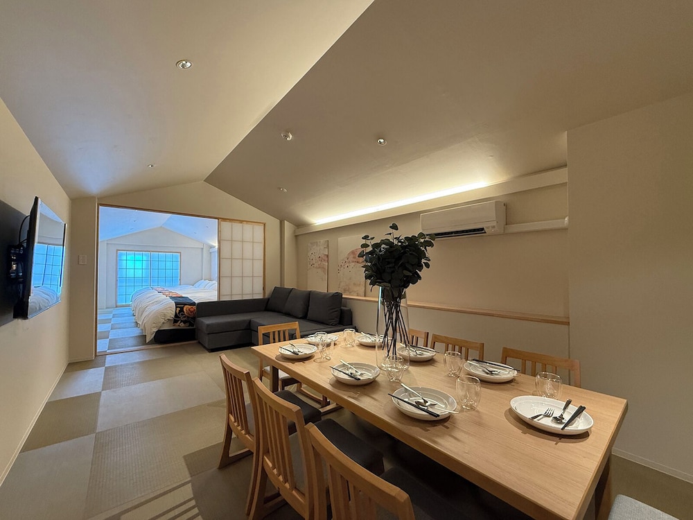 ダイニングルーム1 | bHotel Miyajima Omotesando 31 ダイニングルーム1 | bHotel Miyajima Omotesando 31