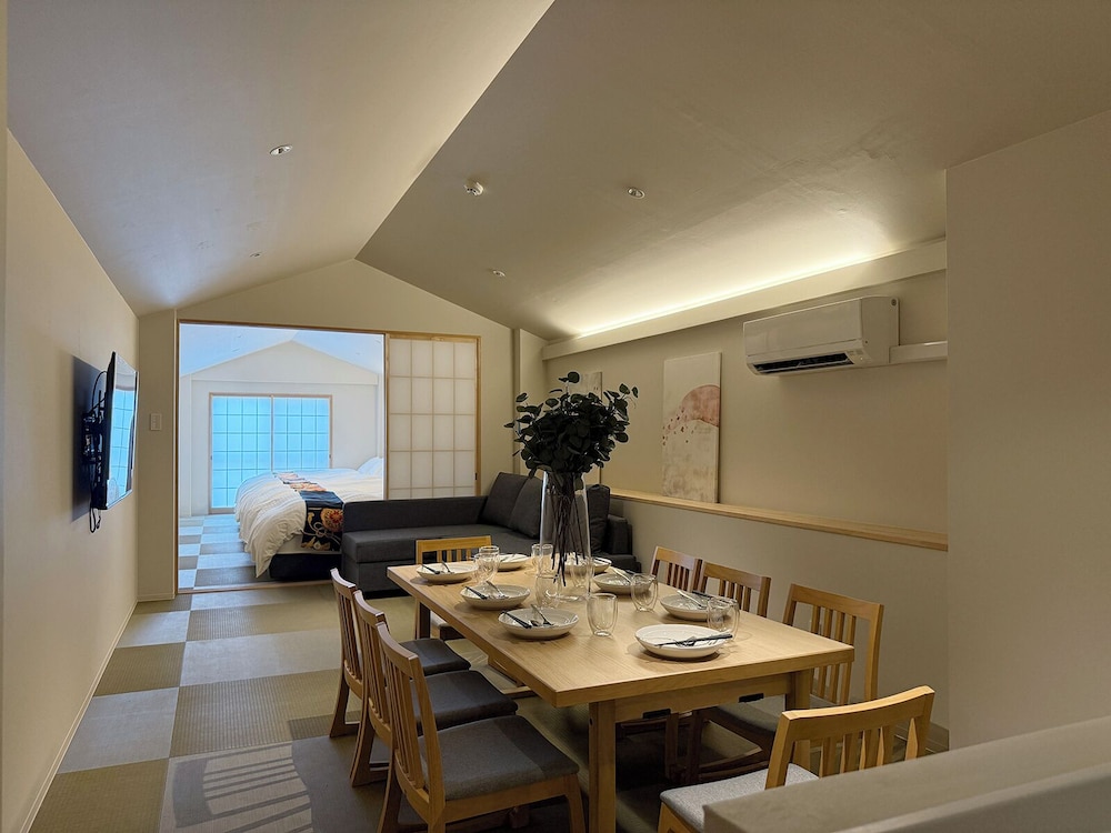 ラグジュアリー アパートメント ダイニングルーム2 | b Hotel 宮島表参道 31