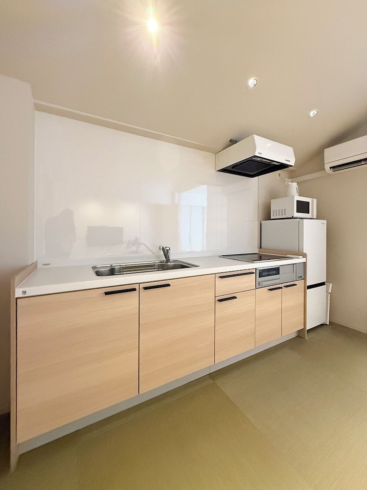 ラグジュアリー アパートメント 専用キッチン1 | b Hotel 宮島表参道 32