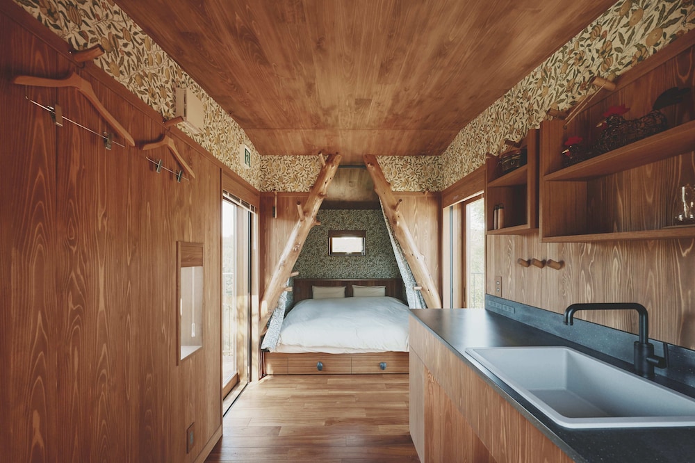 鳥の家 禁煙 リビング エリア0 | はたけのリゾート 燦燦Villa