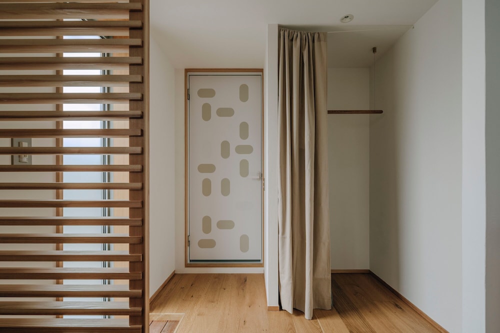 ファミリー 4 人部屋 客室4 | NANUKA HOTEL