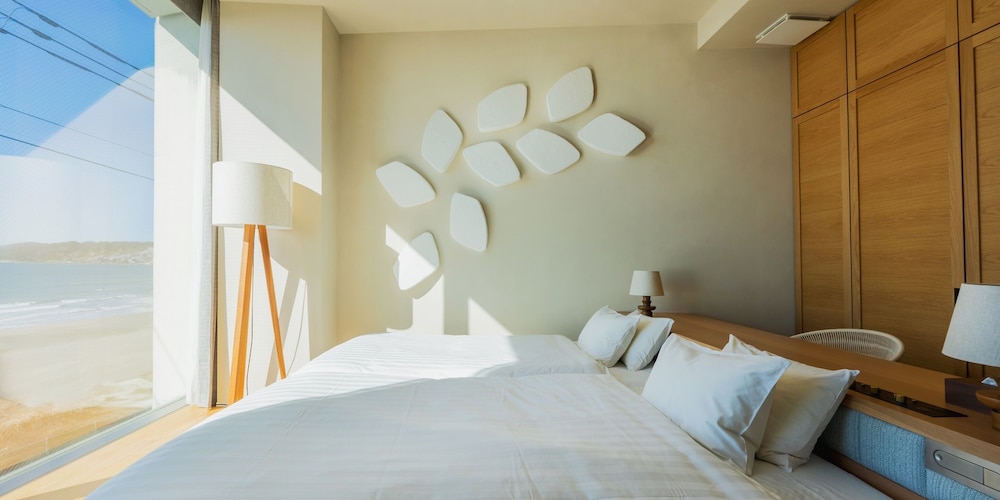 ヴィラ ペットとの宿泊可 オーシャンビュー 客室8 | UMITO VILLA 鎌倉 材木座