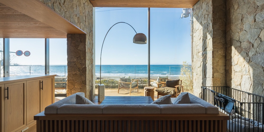 ヴィラ ペットとの宿泊可 オーシャンビュー 客室2 | UMITO VILLA 鎌倉 材木座